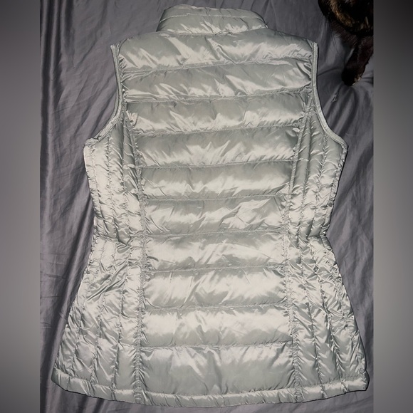 Mint Green Vest - Picture 2 of 2